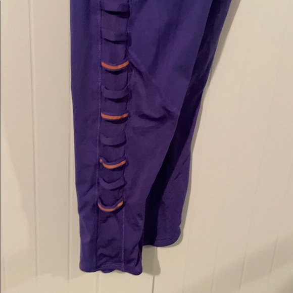 Lululemon 2 Crop Leggings Mesh Purple Yoga Pants - Picture 4 of 12